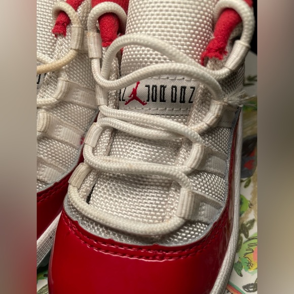 Toddler Jordan 11 - Picture 6 of 16
